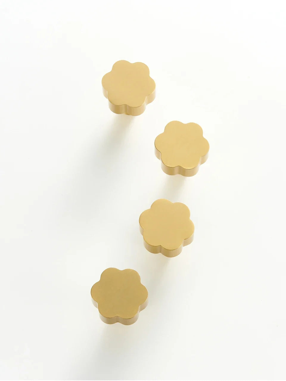 Flower Cabinet Knob – Elegant Hexapetal Design