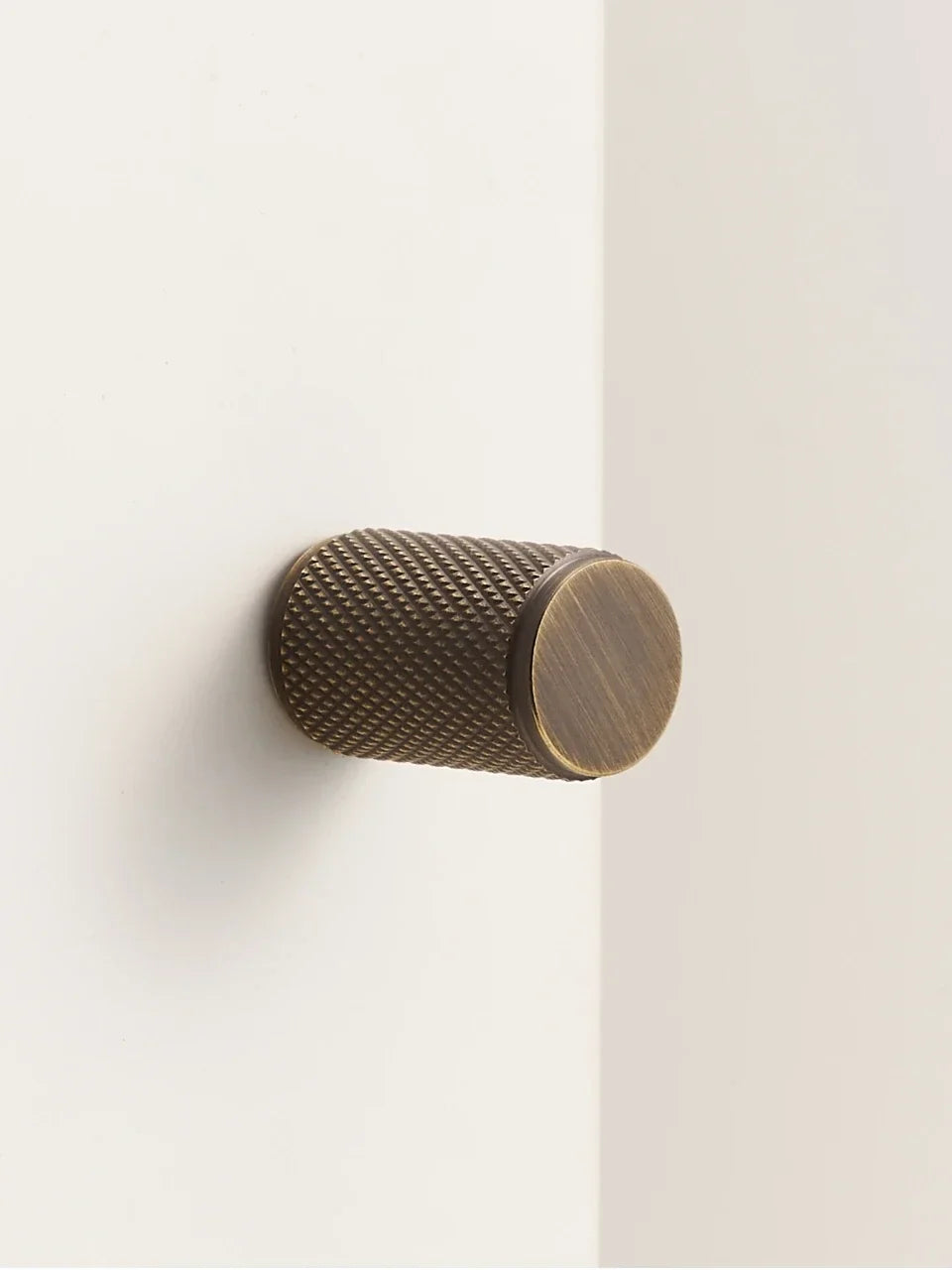 Solid Brass Cross Knurled Handle – Diamond-Cut T-Bar & Cabinet Knob