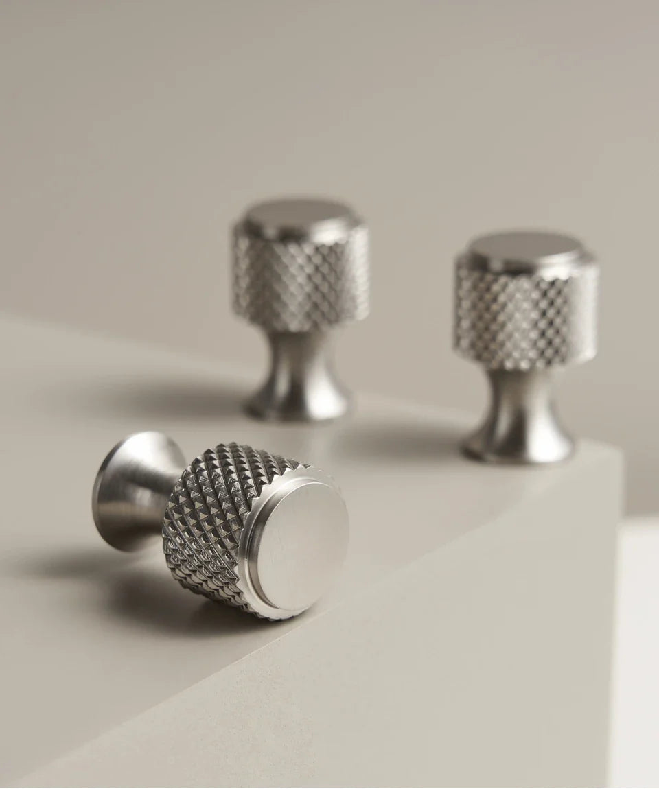 Brushed Nickel Knurled Cabinet Knob – Solid Brass Diamond-Cut Drawer & Door Handle