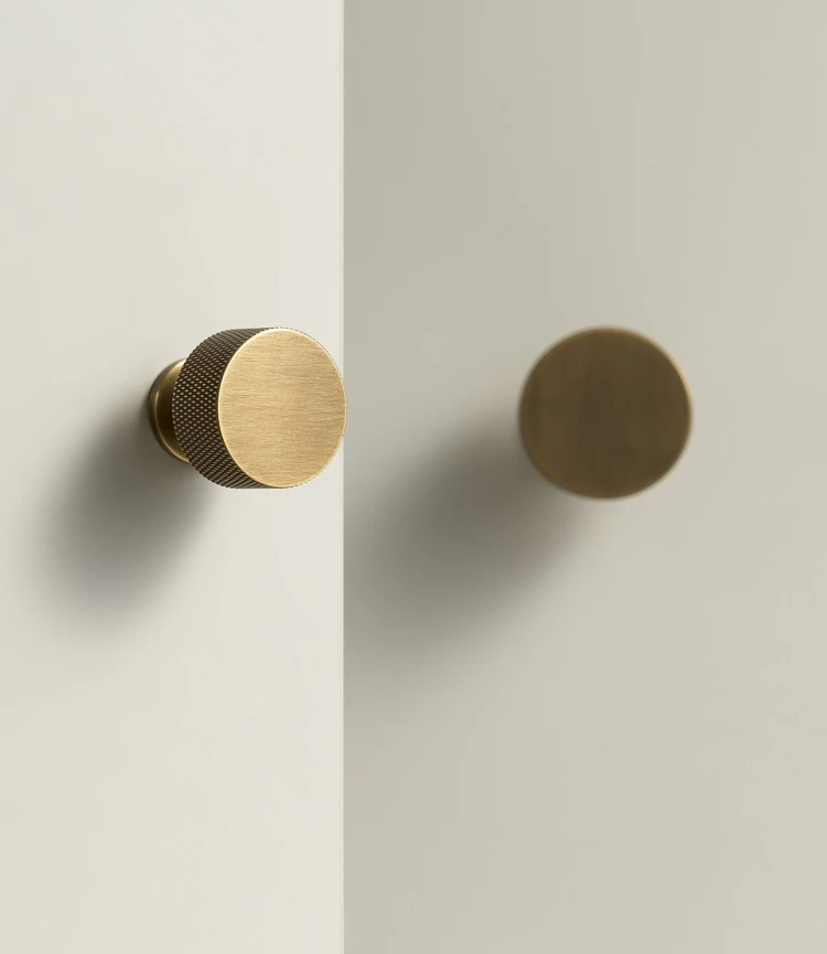 Solid Antique Brass Knurled Knob – Retro Luxury Cabinet & Drawer Pull