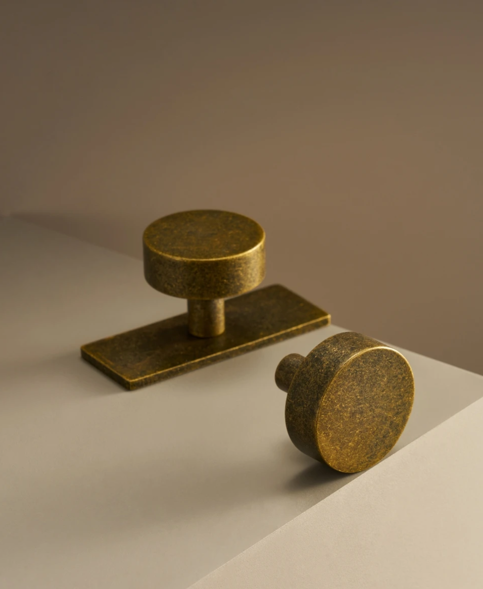 Antique Brass Cabinet Knob – Ice Flower Vintage Design