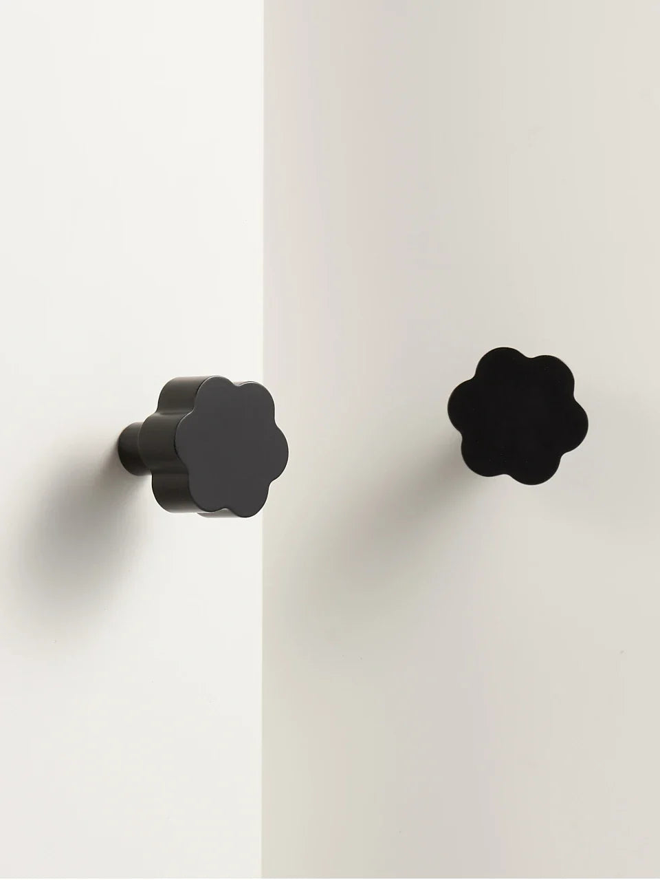 Flower Cabinet Knob – Elegant Hexapetal Design