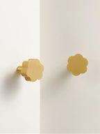 Flower Cabinet Knob – Elegant Hexapetal Design